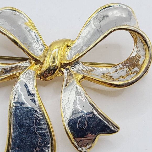 Brooch Women's Bow Ribbon Unsigned Pin Silver & Gold Fashion Jewelry - Picture 3 of 6